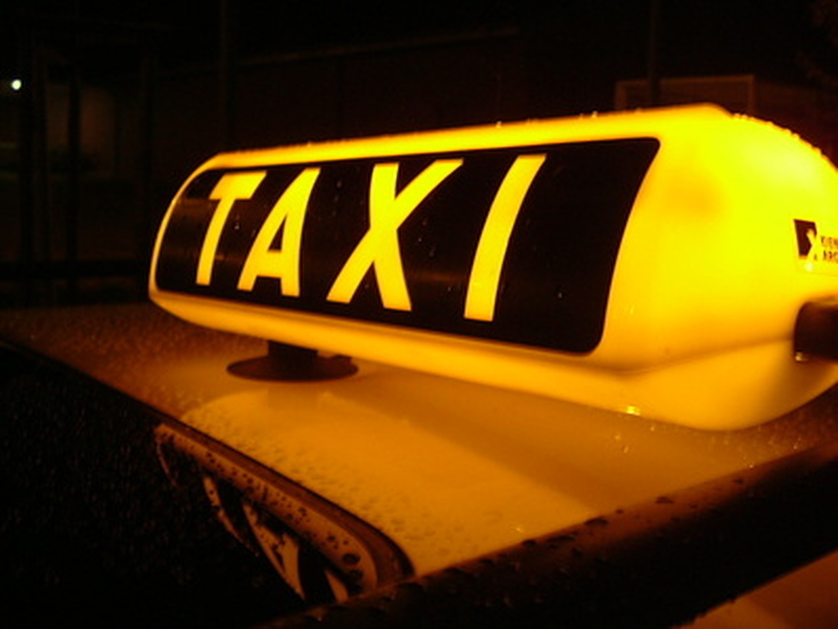 Müssen Taxifahrer & Fahrgäste sich im Taxi nicht anschnallen?